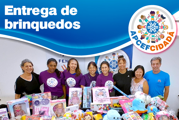 Entrega de brinquedos alegra crianças do Crê_Ser Meu Abacateiro